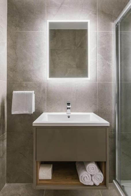 The Byre At Corrstown Village Portrush Extérieur photo