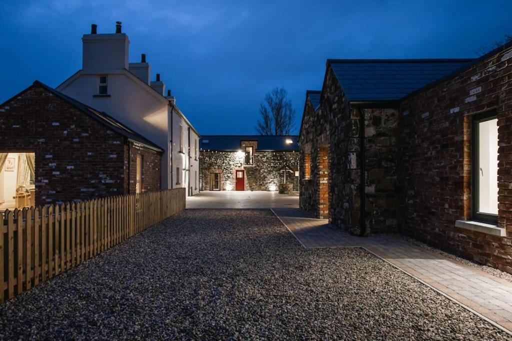 The Byre At Corrstown Village Portrush Extérieur photo