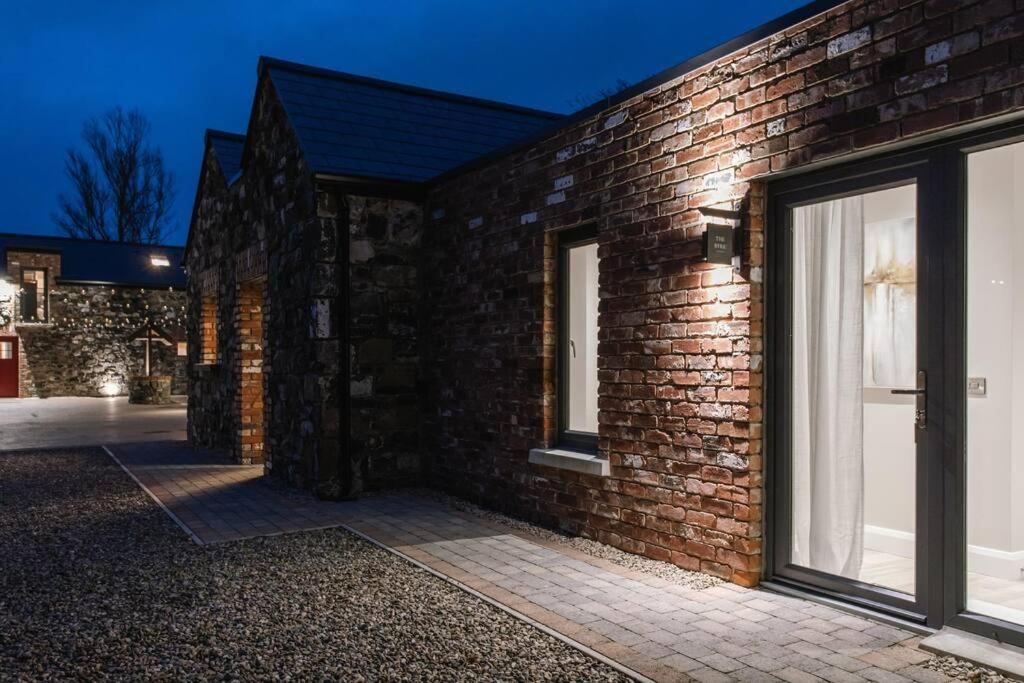 The Byre At Corrstown Village Portrush Extérieur photo